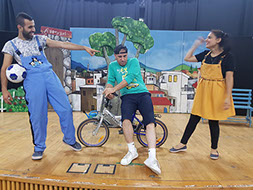 مسرح السراج مسرحيات وفعاليات لجميع الاجيال