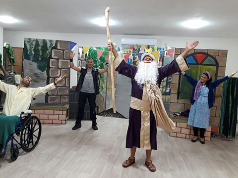 مسرح السراج مسرحيات وفعاليات لجميع الاجيال مسرح السراج مسرحيات وفعاليات لجميع الاجيال